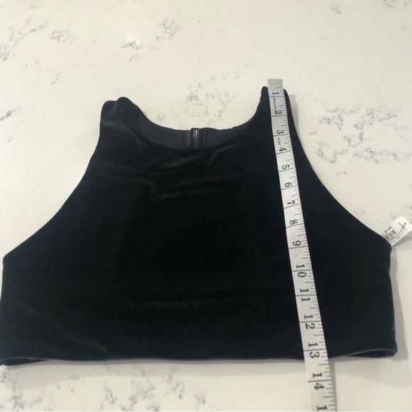 NEW Victoria Sport green top open back size:L - Picture 11 of 12